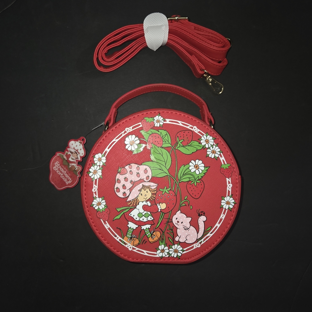 Strawberry Shortcake Plucking Berries Crossbody Purse/Handbag. Brand New W/ Tags